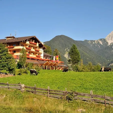 Groebl-alm Hotel